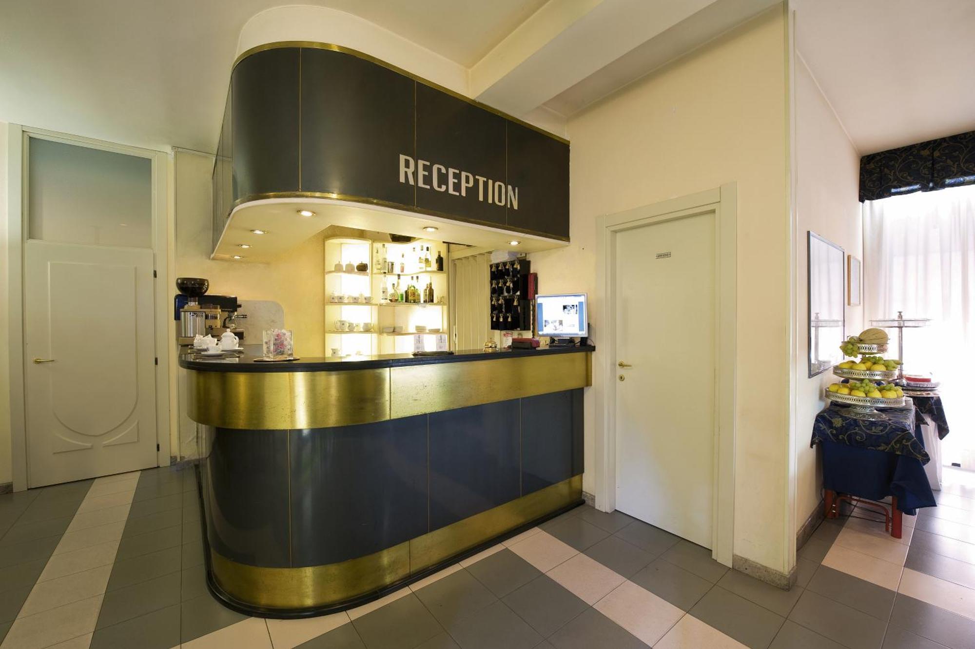 Hotel Corticella Bologna Bagian luar foto