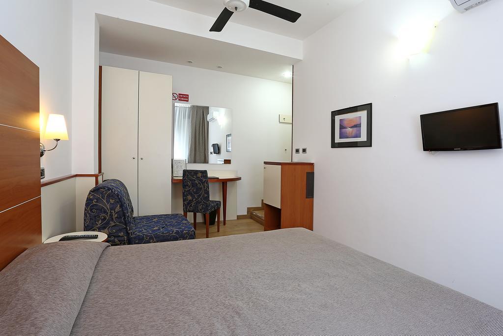 Hotel Corticella Bologna Bagian luar foto