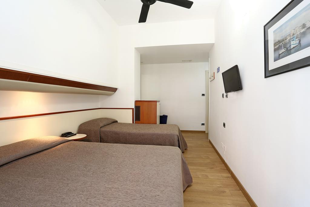 Hotel Corticella Bologna Bagian luar foto