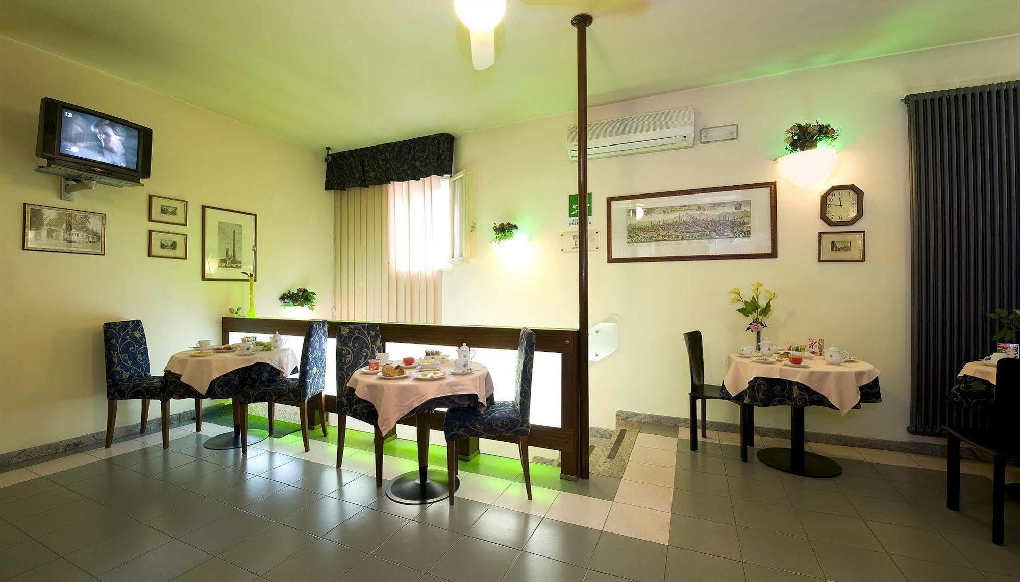 Hotel Corticella Bologna Bagian luar foto
